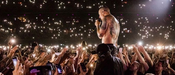 Chestera Benningtona si připomenou samotní Linkin Park