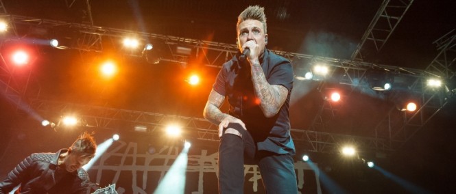 Papa Roach - Born For Greatness (Live Video)