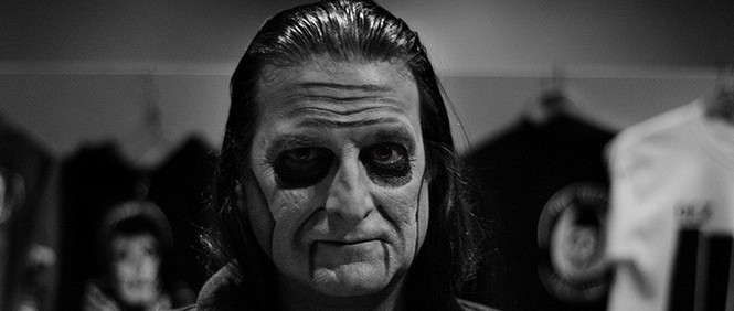 Kytarista Dez Cadena (Misfits, Black Flag) svádí boj s rakovinou