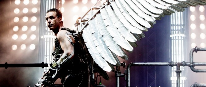 Pyrotechnika, obscénosti i soukromí: Rammstein chystají koncertní film