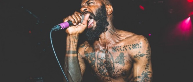 Šílenci Death Grips se na podzim přiřítí do Prahy