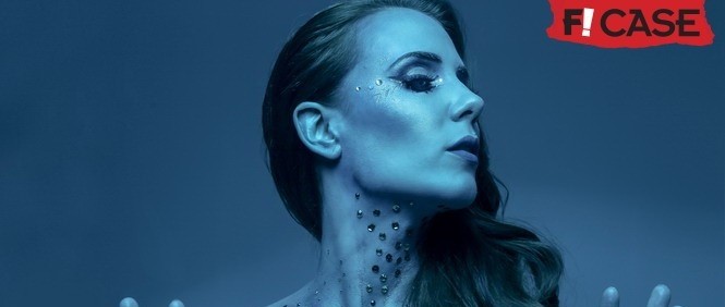 Simone Simons (Epica): Manželovi se mé líčení nelíbí, prý vypadám jako klaun