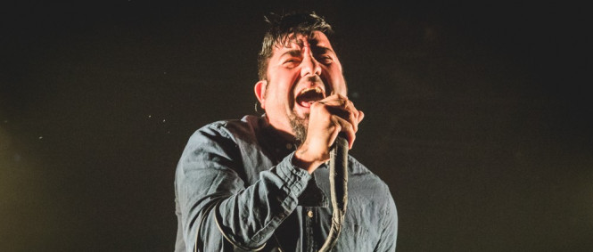 Deftones věnují všechny peníze z prodaného merche své crew