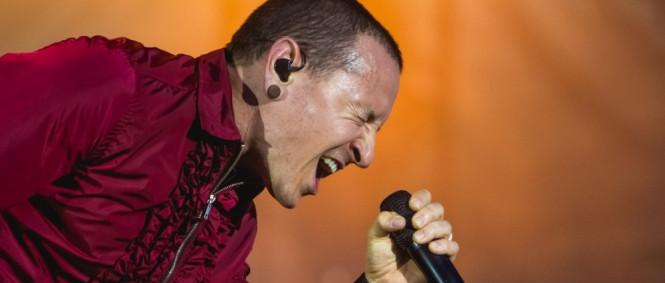 Crawling (One More Light Live) - Linkin Park