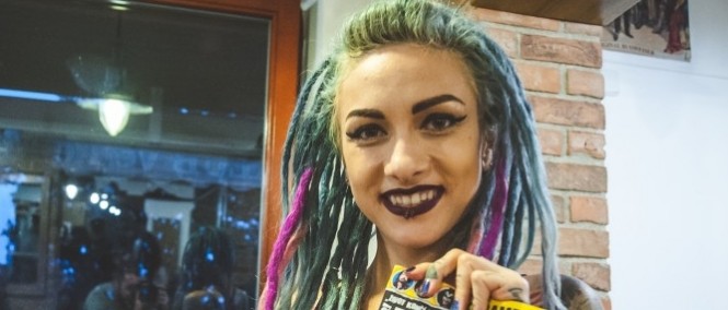 Lena z Infected Rain: Obrázky nahejch pinďourů mi neposílejte!