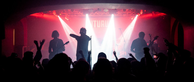 Crown The Empire, Volumes, Coldrain, Futurum Music Bar, Praha, 8.10.2018 (fotogalerie)