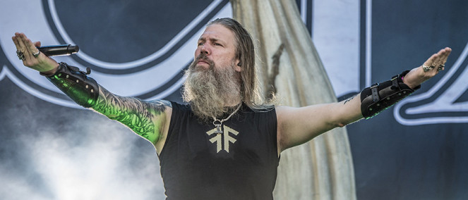 Po koncertě Amon Amarth byl pobodán fanoušek