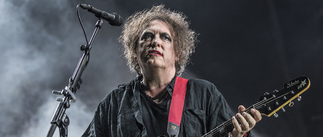 The Cure mají i po 40 letech skvělou formu a neradi slunce. Do kin jde jejich výroční koncert