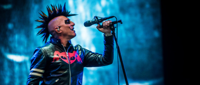 Maynard James Keenan z Tool má poškozené plíce 