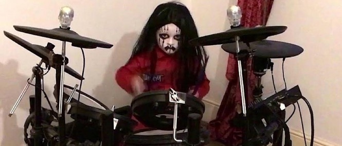 Slipknot plní sny. Pětiletý fanda si zahrál na bicí Jaye Weinberga