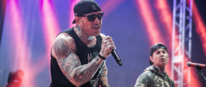 Hollywood Undead - IDOL feat. Tech N9ne