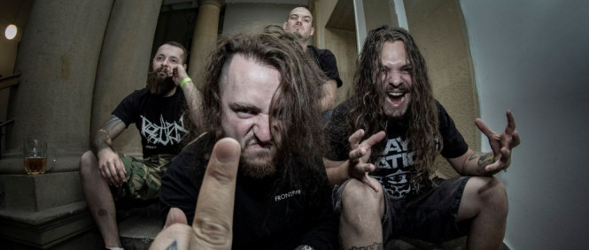 Konečně pořádná moshovačka! Malignant Tumour a Horrible Creatures ve vašem městě