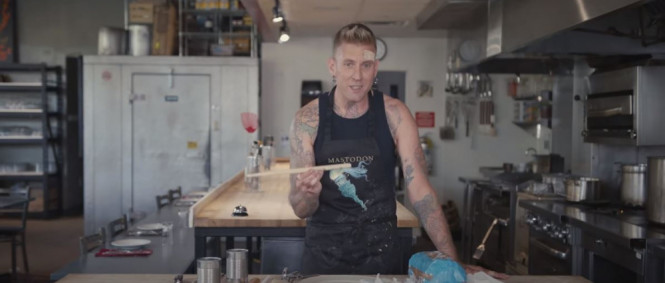 Metalové vaření pokračuje s master šéfem Mastodon Brannem Dailorem