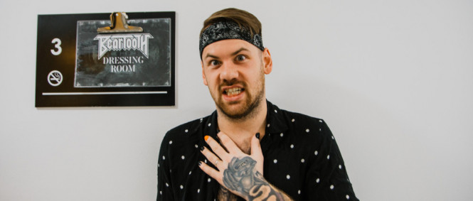 Caleb Shomo z Beartooth nabádá k diskuzi o depresích