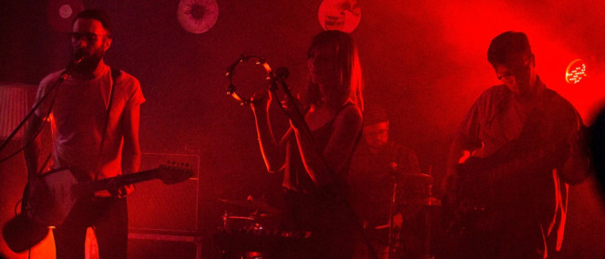Syntezátorové country a srdceryvné texty. Mr. Pink and the Bad Thoughts vydávají EP