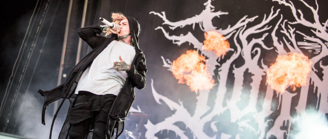Deathcorové star Lorna Shore zamíří do Prahy i s novou hudbou. Troufnou si na halu