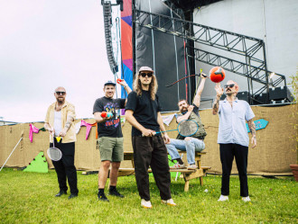 Idles se v létě opět vrátí do Česka, troufnou si na Forum Karlín