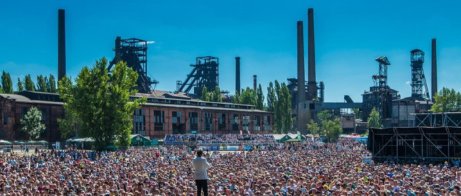 Colours of Ostrava láká na velká jména i výjimečnou industriální atmosféru areálu