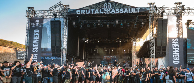 Brutal Assault: poslední lístky a soutěž o vstup na přírodní tribunu