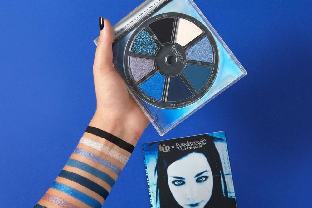 Evanescence make-up