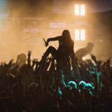 While She Sleeps (live 2018)