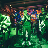 Holding Absence (live 2018)