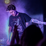 Holding Absence live 2022