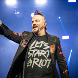 Three Days Grace live 2025