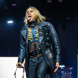 Three Days Grace live 2025